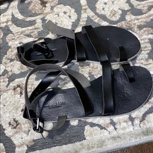 BLACK WRAP UP SANDALS